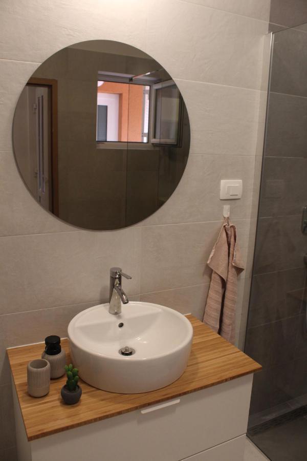 Sanda Apartamento Banjole Exterior foto